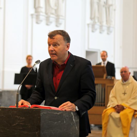 Anlässlich des Jahrestags seiner Bischofsweihe feiert Bischof Dr. Franz Jung ein Pontifikalamt im Kiliansdom. 